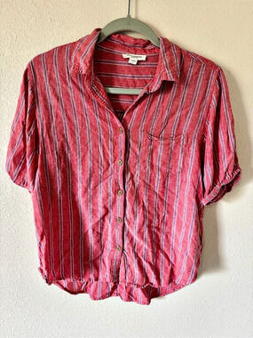 Beachlunchlounge Striped Short Sleeve Shirt in Red & Blue Size Small